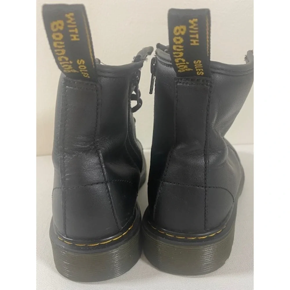 Dr. Martens classic black